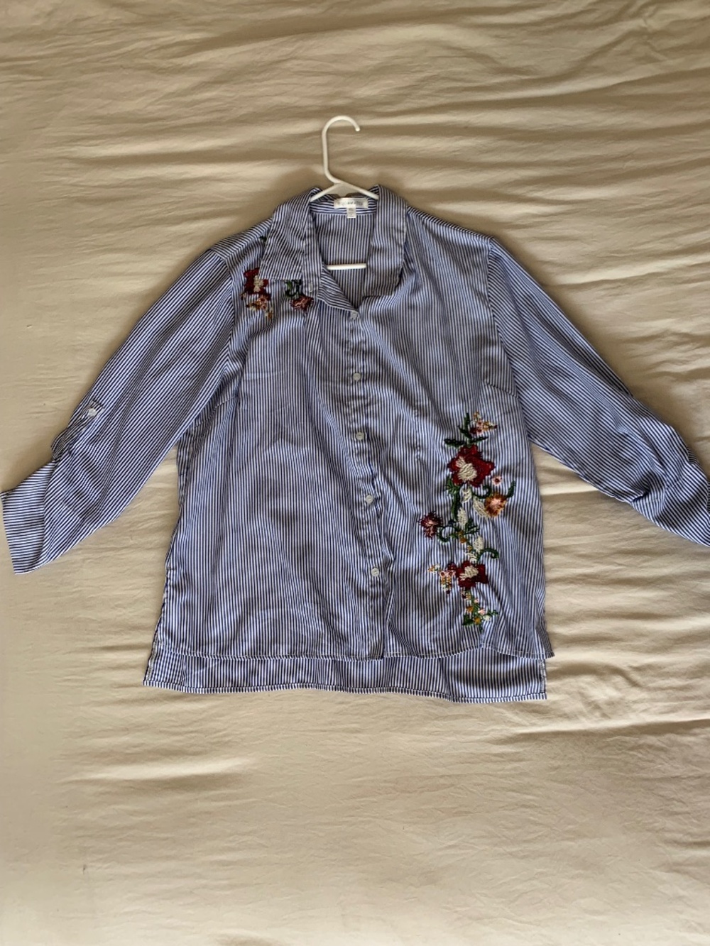 Roommates XS Embroidered Pinstripe Button Down Shirt Blue White Roll Tab